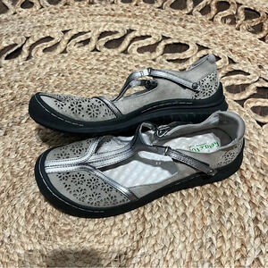 Jambu Shoes Womens 7 M Creek Casual TStrap Mary Jane Flats J1CRE54 Taupe Leather